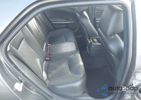 2015 Chrysler 300C z USA, uszkodzony, nr VIN 2C3CCAETXFH921907